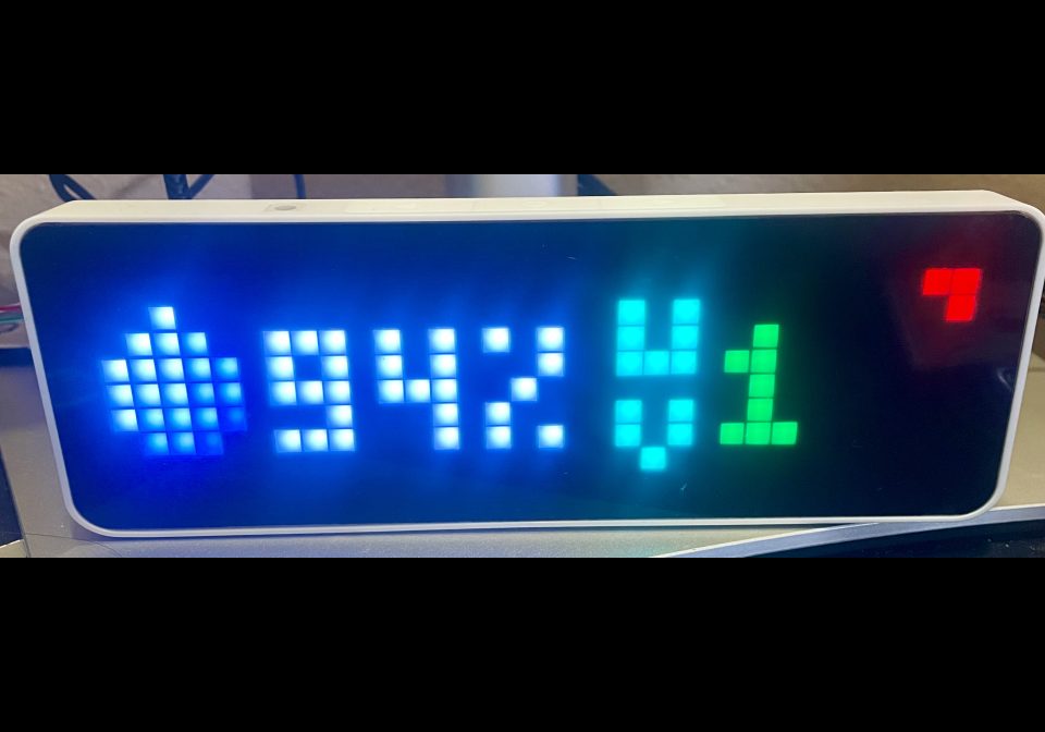 UV Index & Humidity shown on an AWTRIX display